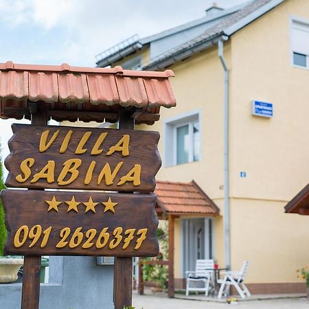 פוז'ינה Apartmani Sabina מראה חיצוני תמונה