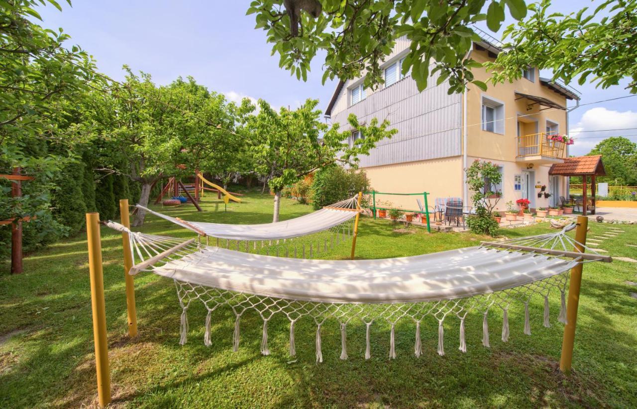 פוז'ינה Apartmani Sabina מראה חיצוני תמונה