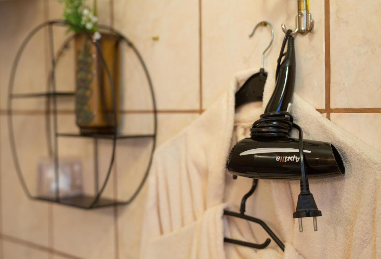 פוז'ינה Apartmani Sabina מראה חיצוני תמונה