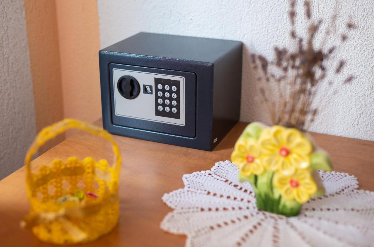 פוז'ינה Apartmani Sabina מראה חיצוני תמונה