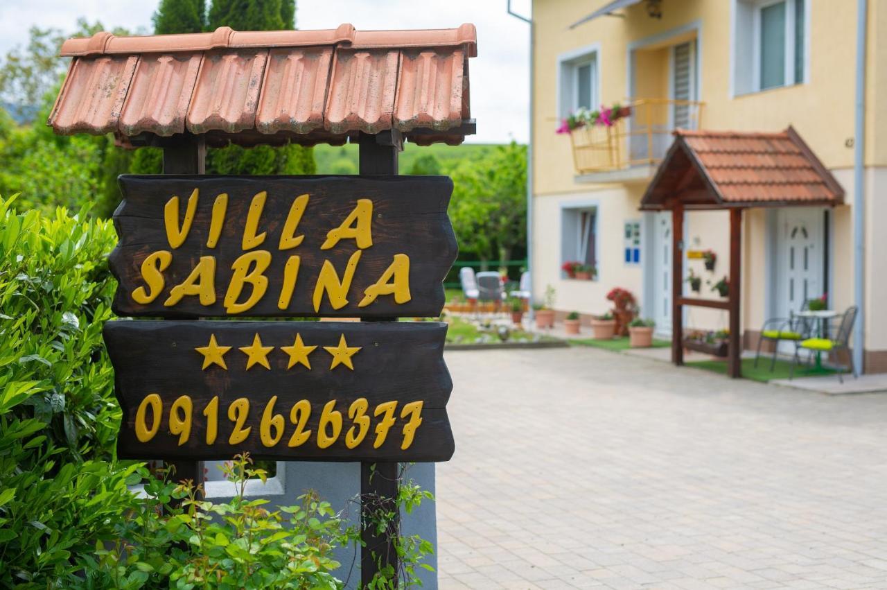 פוז'ינה Apartmani Sabina מראה חיצוני תמונה