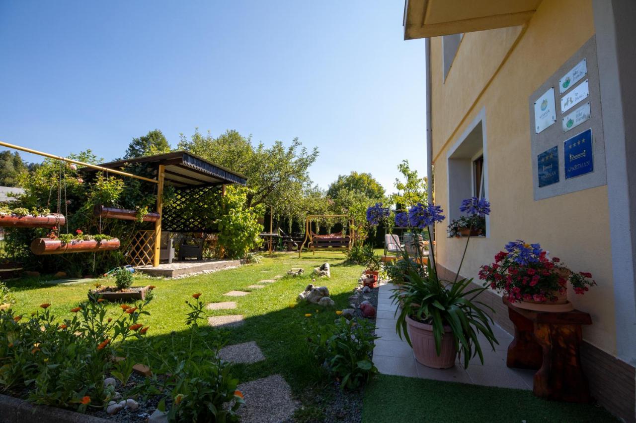 פוז'ינה Apartmani Sabina מראה חיצוני תמונה