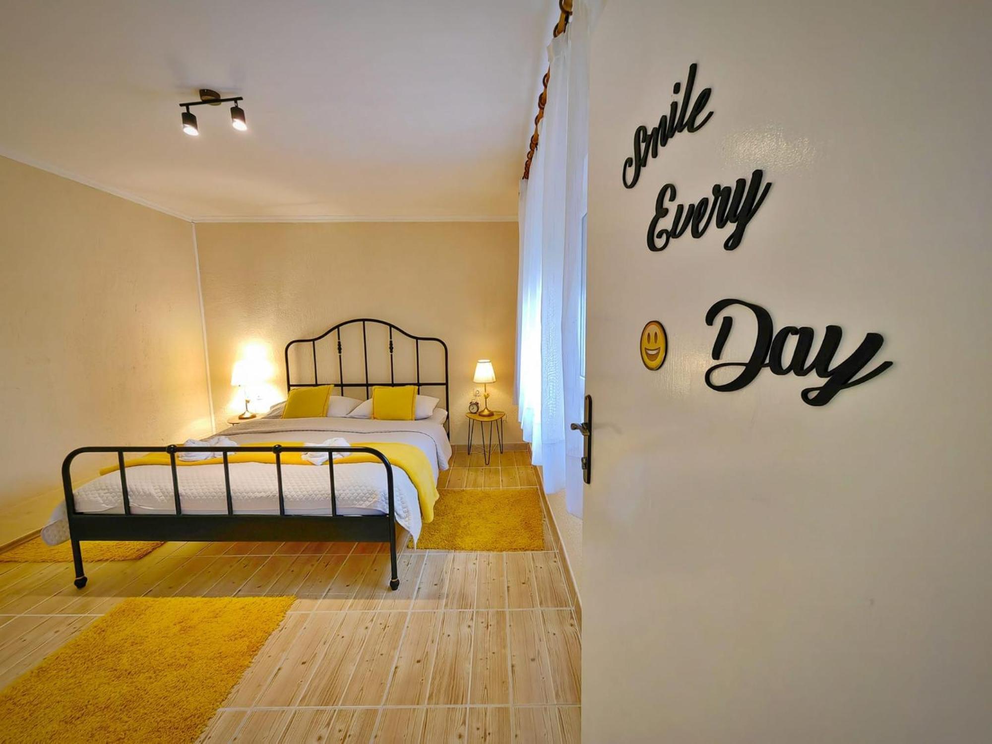 פוז'ינה Apartmani Sabina מראה חיצוני תמונה